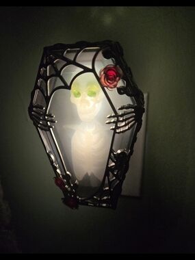 RARE Bath & Body Works Spooky Coffin Wallflowers Plug Nightlight Halloween 2023